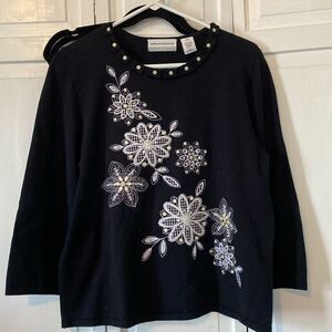 Alfred Dunner Black and White floral beaded sweater - 100% cotton - PXL